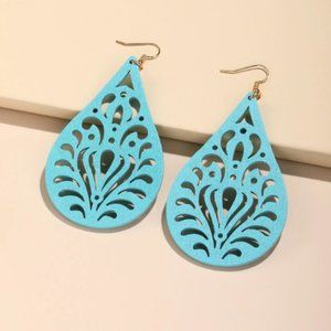 Hollow Out Water Drop Earrings